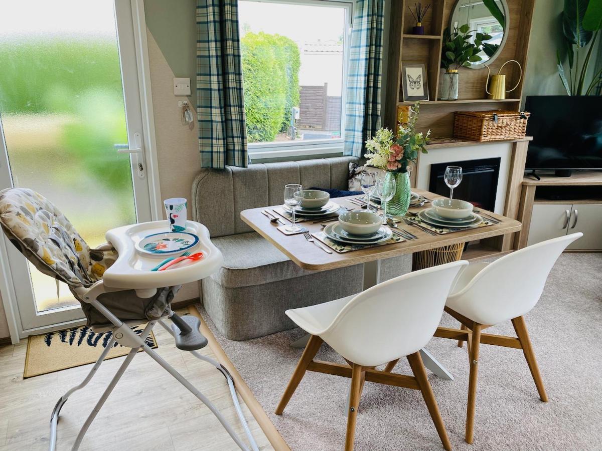 The Sanctuary Holiday Home - Escape The Ordinary Knaresborough Exterior foto