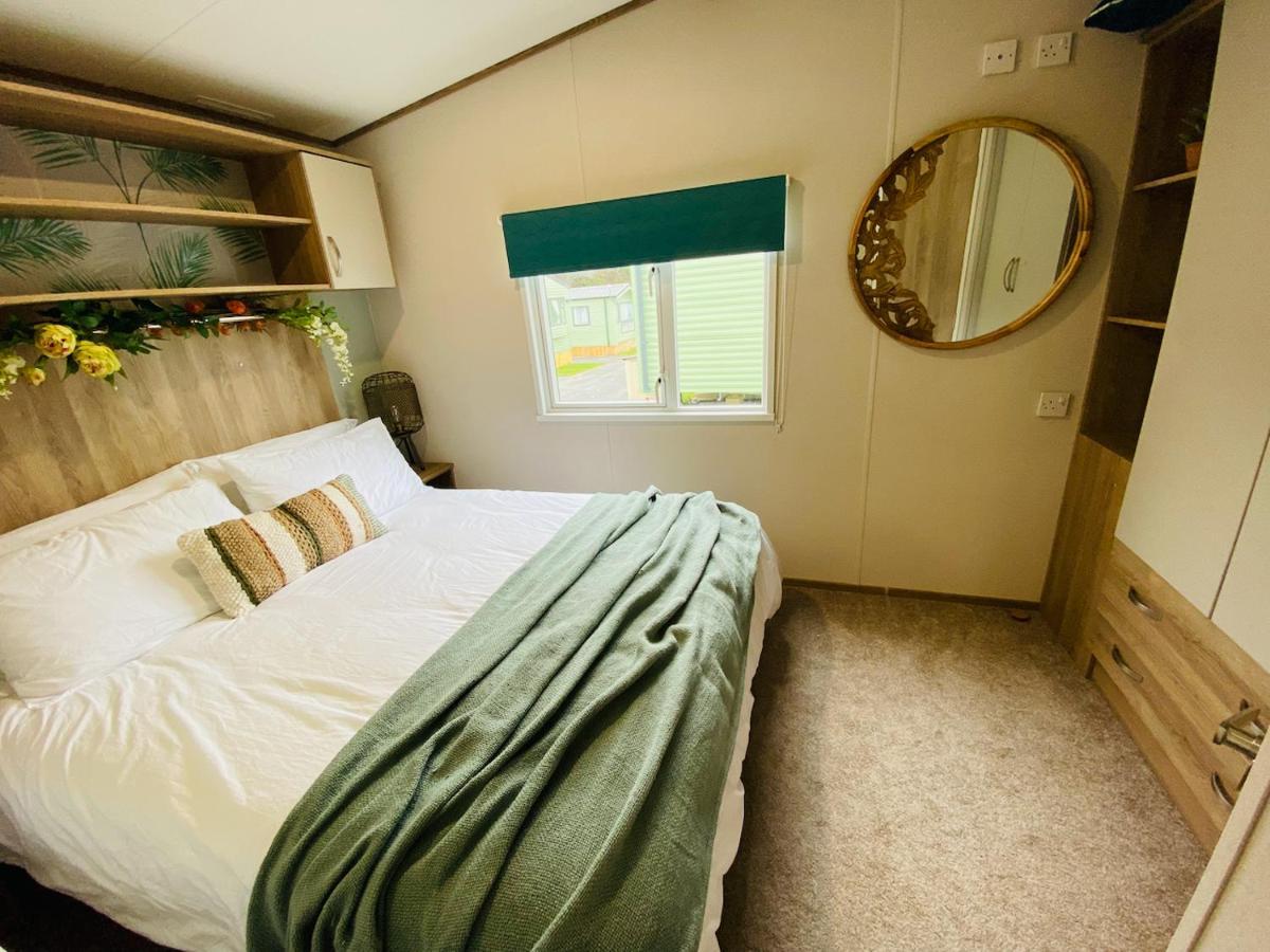The Sanctuary Holiday Home - Escape The Ordinary Knaresborough Exterior foto