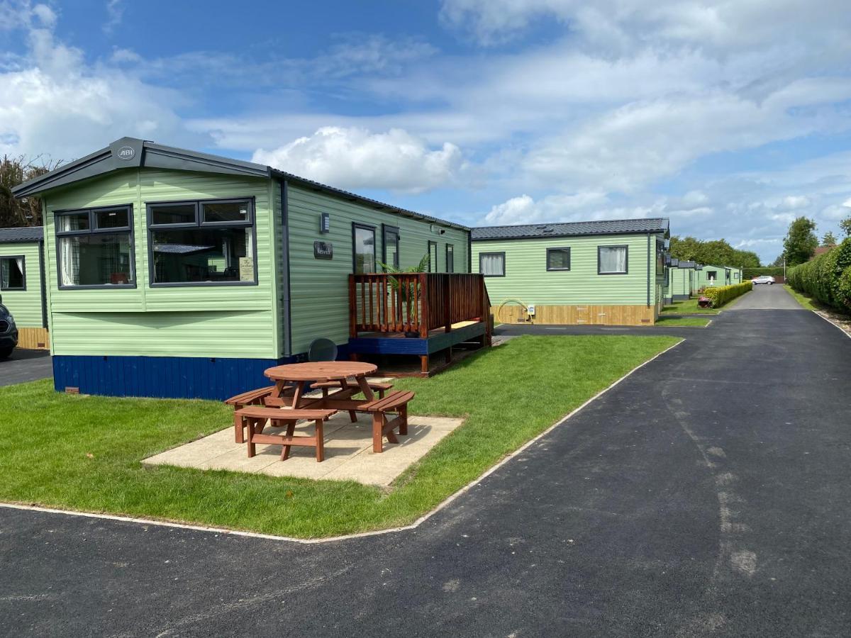 The Sanctuary Holiday Home - Escape The Ordinary Knaresborough Exterior foto